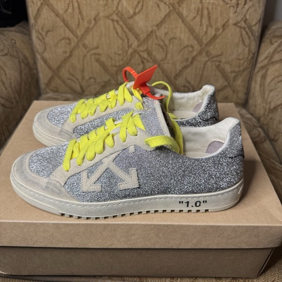 Off-White c/o Virgil Abloh Glitter Arrow 2.0 Sneaker Shoes Silver \u0026 White  EU 39